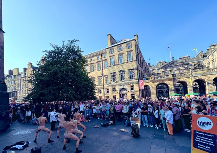 Edinburgh Fringe 2025 街頭パフォーマンス
